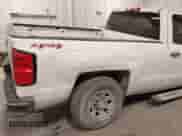 2014 Chevrolet Silverado 1500 Work Truck z VIN 1GCVKPEH5EZ249288, wystawiony jako IAAI lot #41479579 z przebiegiem 141 549 mil mil oraz . Historia ofert i sprzedaży dostępna na DreamBid. Obrazek 18.