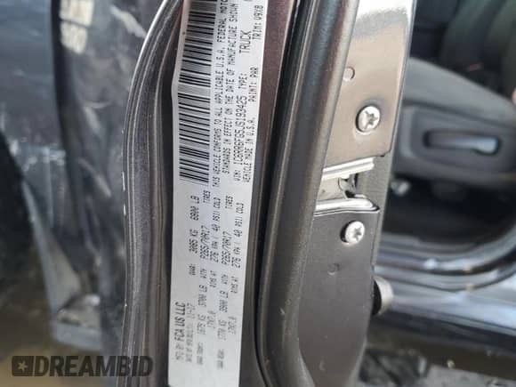 2018 Ram 1500 Tradesman z VIN 1C6RR6FG5JS193425, wystawiony jako Copart lot #67770635 z przebiegiem 118 450 mil mil oraz Szkoda całkowita • Salvage title. Historia ofert i sprzedaży dostępna na DreamBid. Obrazek 12.