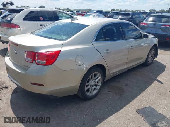 2015 Chevrolet Malibu LT z VIN 1G11C5SL5FF199920, wystawiony jako IAAI lot #43305116 z przebiegiem 210 165 mil mil oraz . Historia ofert i sprzedaży dostępna na DreamBid. Obrazek 4.