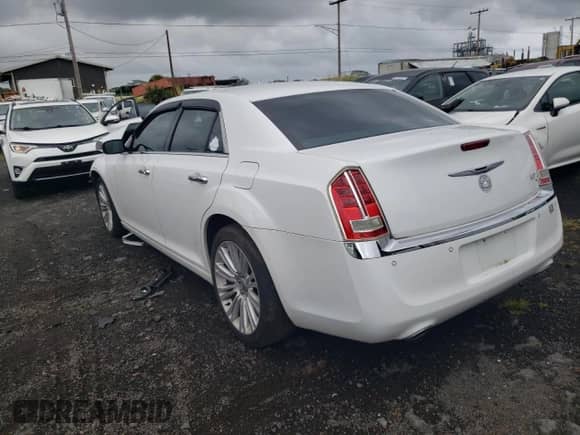 2013 Chrysler 300 C с VIN 2C3CCAET8DH529974, выставлен на аукционе Copart как лот 59144565 с пробегом 118 599 миль миль и Списание • Salvage title. История ставок и продаж доступна на DreamBid. Изображение 2.