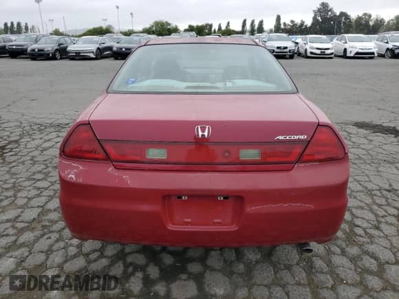 2001 Honda Accord EX z VIN 1HGCG32761A009240, wystawiony jako Copart lot #55174725 z przebiegiem 171 817 mil mil oraz Czysty tytuł • Clean title. Historia ofert i sprzedaży dostępna na DreamBid. Obrazek 6.