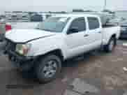 2007 Toyota Tacoma PreRunner z VIN 3TMKU72N57M013302, wystawiony jako IAAI lot #43089625 z przebiegiem 146 945 mil mil oraz . Historia ofert i sprzedaży dostępna na DreamBid. Obrazek 2.