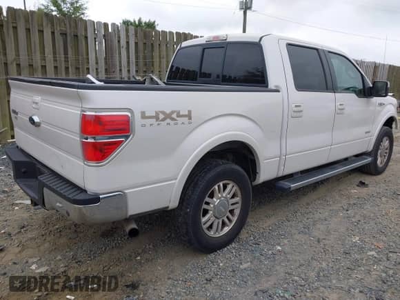 2011 Ford F-150 XLT z VIN 1FTFW1ET6BFC45645, wystawiony jako IAAI lot #42815576 z przebiegiem 76 197 mil mil oraz . Historia ofert i sprzedaży dostępna na DreamBid. Obrazek 4.