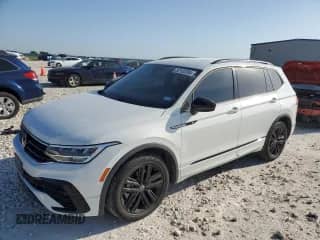 2022 Volkswagen Tiguan SE R-Line Black с VIN 3VVCB7AX1NM036149, выставлен на аукционе Copart как лот 52183785 с пробегом 37 072 миль миль и Чистый • Clean title. История ставок и продаж доступна на DreamBid. Изображение 1.