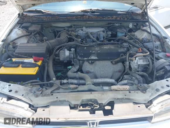 1993 Honda Accord LX z VIN JHMCB7653PC002464, wystawiony jako IAAI lot #42582131 z przebiegiem 243 918 mil mil oraz . Historia ofert i sprzedaży dostępna na DreamBid. Obrazek 10.