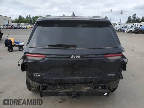 2023 Jeep Grand Cherokee Summit with VIN 1C4RJHEG3P8817712, listed as a Copart auction lot 62316015 with 19,783 mi miles and Salvage title. Bid and sale history available at DreamBid. Image 6.