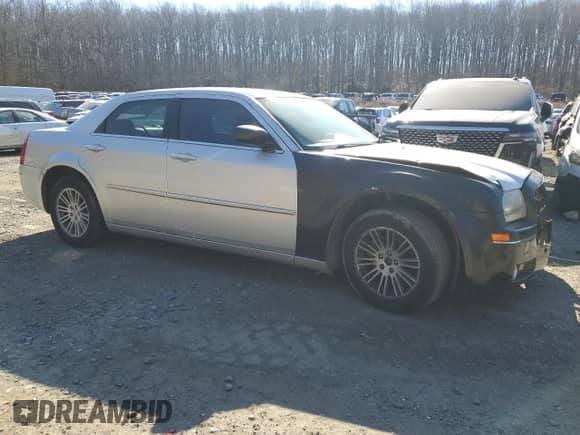 2010 Chrysler 300 Touring Signature with VIN 2C3CA5CV1AH326227, listed as a Copart auction lot 46283165 with 274,636 mi miles and Salvage title. Bid and sale history available at DreamBid. Image 4.