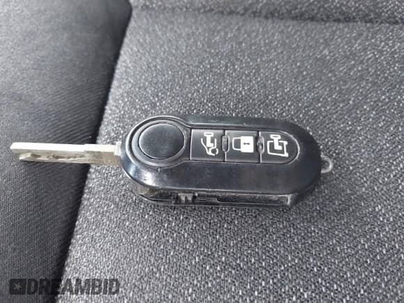 2014 Ram ProMaster Cargo z VIN 3C6URVHG9EE120133, wystawiony jako IAAI lot #41934274 z przebiegiem 275 842 mil mil oraz . Historia ofert i sprzedaży dostępna na DreamBid. Obrazek 11.