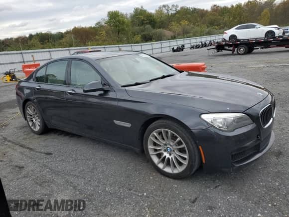 2014 BMW 7 Series 750i xDrive z VIN WBAYB6C58ED224525, wystawiony jako Copart lot #86831595 z przebiegiem 143 385 mil mil oraz Czysty tytuł • Clean title. Historia ofert i sprzedaży dostępna na DreamBid. Obrazek 4.