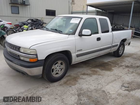 2000 Chevrolet Silverado 1500 LS with VIN 2GCEC19V5Y1338379, listed as a IAAI auction lot 42250903 with 123,676 mi miles and . Bid and sale history available at DreamBid. Image 17.