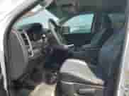 2022 Ram 1500 Tradesman z VIN 1C6RR6FG3NS197012, wystawiony jako Copart lot #67476535 z przebiegiem 53 136 mil mil oraz Szkoda całkowita • Salvage title. Historia ofert i sprzedaży dostępna na DreamBid. Obrazek 7.