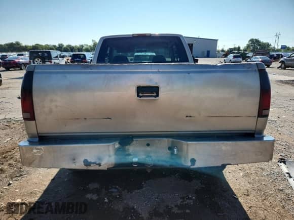 1999 Chevrolet Silverado 2500 with VIN 1GCGK29R4XF051160, listed as a Copart auction lot 67233005 with 226,759 mi miles and Salvage title. Bid and sale history available at DreamBid. Image 6.