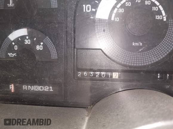 1990 GMC Sierra 1500 z VIN 1GTDK14K7LE522631, wystawiony jako IAAI lot #41424510 z przebiegiem 263 201 mil mil oraz . Historia ofert i sprzedaży dostępna na DreamBid. Obrazek 15.