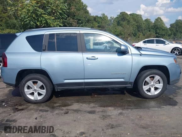 2014 Jeep Compass Latitude с VIN 1C4NJDEB3ED537241, выставлен на аукционе IAAI как лот 43292757 с пробегом 63 406 миль миль и . История ставок и продаж доступна на DreamBid. Изображение 13.