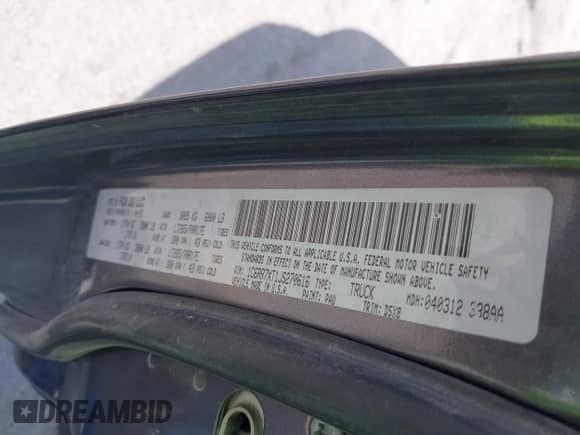 2018 Ram 1500 SSV z VIN 1C6RR7XT1JS270616, wystawiony jako IAAI lot #42080855 z przebiegiem 129 819 mil mil oraz . Historia ofert i sprzedaży dostępna na DreamBid. Obrazek 9.