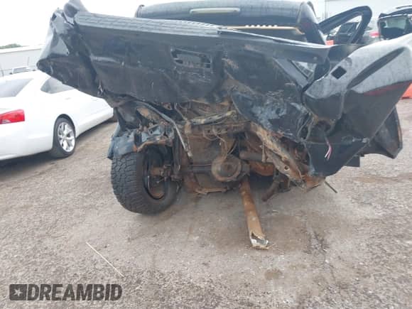 2012 Chevrolet Silverado 1500 LTZ z VIN 3GCPKTE75CG108923, wystawiony jako IAAI lot #42626410 z przebiegiem Nie podano mil oraz . Historia ofert i sprzedaży dostępna na DreamBid. Obrazek 15.