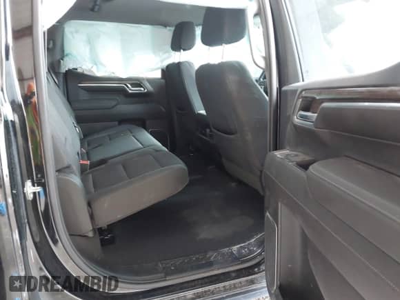 2022 Chevrolet Silverado 1500 RST z VIN 1GCUDEET0NZ644607, wystawiony jako IAAI lot #41614044 z przebiegiem 56 524 mil mil oraz . Historia ofert i sprzedaży dostępna na DreamBid. Obrazek 8.