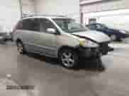 2004 Toyota Sienna XLE z VIN 5TDBA22CX4S010269, wystawiony jako IAAI lot #42871393 z przebiegiem 324 174 mil mil oraz . Historia ofert i sprzedaży dostępna na DreamBid. Obrazek 1.