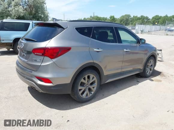 2017 Hyundai Santa Fe Ultimate с VIN 5XYZWDLA4HG491650, выставлен на аукционе IAAI как лот 42624111 с пробегом 92 346 миль миль и . История ставок и продаж доступна на DreamBid. Изображение 4.