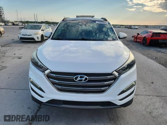 2016 Hyundai Tucson Limited z VIN KM8J33A23GU152172, wystawiony jako Copart lot #71030625 z przebiegiem 83 941 mil mil oraz Czysty tytuł • Clean title. Historia ofert i sprzedaży dostępna na DreamBid. Obrazek 5.