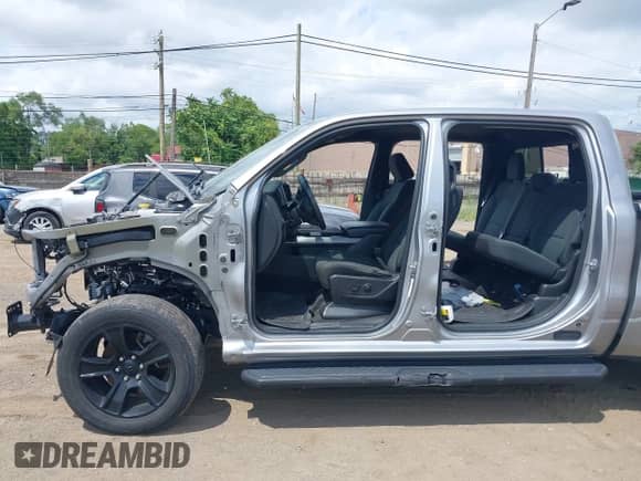 2021 Ram 1500 Big Horn z VIN 1C6SRFFT0MN538717, wystawiony jako IAAI lot #42775794 z przebiegiem Nie podano mil oraz . Historia ofert i sprzedaży dostępna na DreamBid. Obrazek 13.