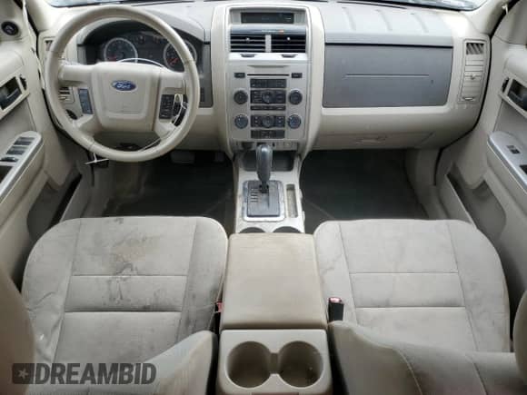 2011 Ford Escape XLT с VIN 1FMCU9DG9BKB77131, выставлен на аукционе Copart как лот 81254345 с пробегом 114 438 миль миль и Списание • Salvage title. История ставок и продаж доступна на DreamBid. Изображение 8.