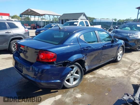 2013 Dodge Avenger SE with VIN 1C3CDZAB5DN580929, listed as a IAAI auction lot 43360545 with 96,172 mi miles and . Bid and sale history available at DreamBid. Image 4.