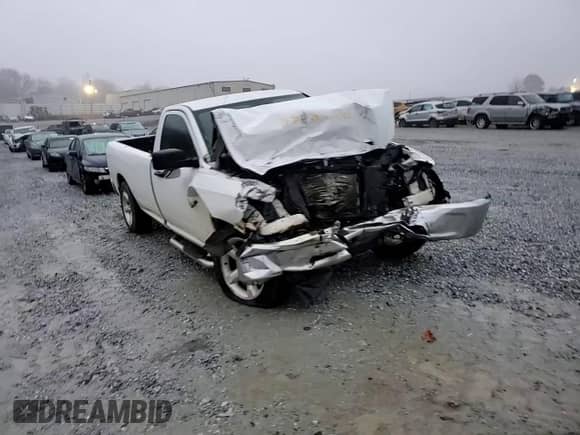 2019 Ram 1500 Tradesman z VIN 3C6JR6DT3KG532253, wystawiony jako Copart lot #83889194 z przebiegiem 112 951 mil mil oraz Szkoda całkowita • Salvage title. Historia ofert i sprzedaży dostępna na DreamBid. Obrazek 11.