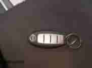 2017 Nissan Pathfinder S z VIN 5N1DR2MN1HC673443, wystawiony jako IAAI lot #42723398 z przebiegiem 178 815 mil mil oraz . Historia ofert i sprzedaży dostępna na DreamBid. Obrazek 11.