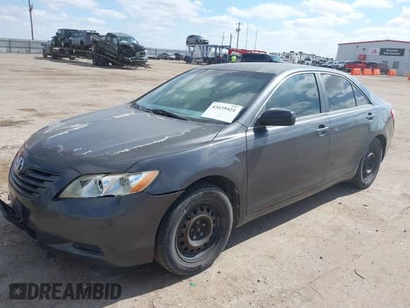 2007 Toyota Camry LE z VIN 4T1BE46K67U649276, wystawiony jako IAAI lot #43439424 z przebiegiem 206 029 mil mil oraz . Historia ofert i sprzedaży dostępna na DreamBid. Obrazek 2.