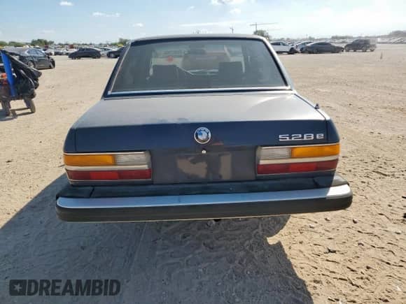 1986 BMW 5 Series 528e с VIN WBADK8300G9703381, выставлен на аукционе Copart как лот 83903985 с пробегом 1 587 713 миль миль и Списание • Salvage title. История ставок и продаж доступна на DreamBid. Изображение 6.