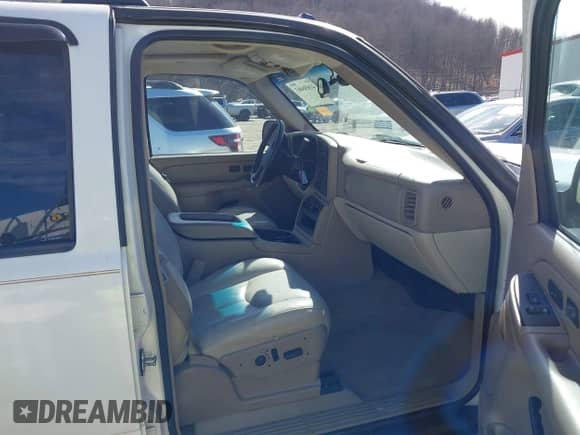 2005 Chevrolet Suburban Z71 with VIN 3GNFK16Z05G283414, listed as a IAAI auction lot 41656483 with 185,501 mi miles and . Bid and sale history available at DreamBid. Image 5.