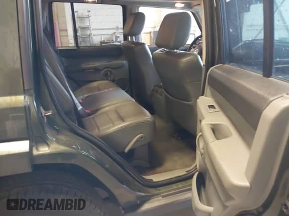 2007 Jeep Commander Sport с VIN 1J8HG48KX7C550223, выставлен на аукционе IAAI как лот 43299002 с пробегом 139 941 миль миль и . История ставок и продаж доступна на DreamBid. Изображение 8.