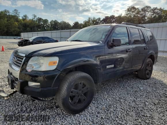 2007 Ford Explorer XLT with VIN 1FMEU73E67UB72817, listed as a Copart auction lot 85917695 with 172,754 mi miles and Salvage title. Bid and sale history available at DreamBid. Image 1.