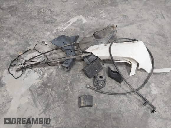 2016 BMW 4 Series 435i xDrive z VIN WBA4B3C55GG528927, wystawiony jako IAAI lot #40683095 z przebiegiem 105 611 mil mil oraz . Historia ofert i sprzedaży dostępna na DreamBid. Obrazek 12.