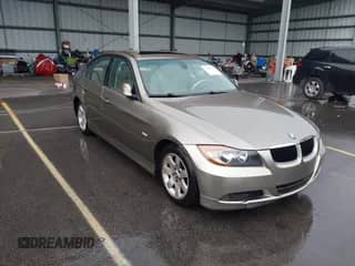 2007 BMW 3 Series 328i z VIN WBAVA33577KX71739, wystawiony jako IAAI lot #42895193 z przebiegiem 167 928 mil mil oraz . Historia ofert i sprzedaży dostępna na DreamBid. Obrazek 1.