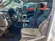 2015 Chevrolet Silverado 2500HD LTZ z VIN 1GC1KWE8XFF664201, wystawiony jako Copart lot #67785295 z przebiegiem 129 648 mil mil oraz Szkoda całkowita • Salvage title. Historia ofert i sprzedaży dostępna na DreamBid. Obrazek 7.