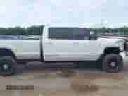2015 Chevrolet Silverado 2500HD LT с VIN 1GC1KVE85FF611982, выставлен на аукционе IAAI как лот 42755814 с пробегом 130 712 миль миль и . История ставок и продаж доступна на DreamBid. Изображение 13.