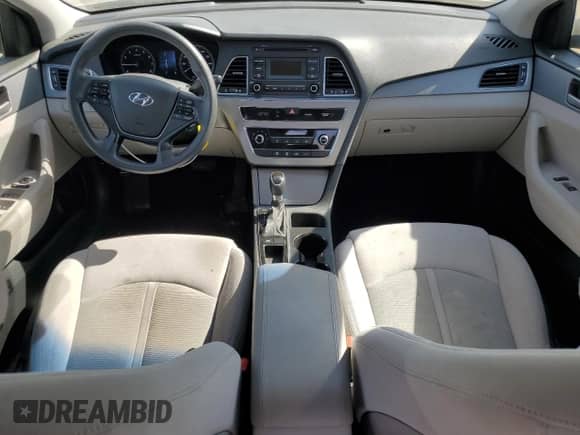 2017 Hyundai Sonata 2.4L z VIN 5NPE24AF9HH541590, wystawiony jako Copart lot #82193185 z przebiegiem 98 012 mil mil oraz Szkoda całkowita • Salvage title. Historia ofert i sprzedaży dostępna na DreamBid. Obrazek 8.