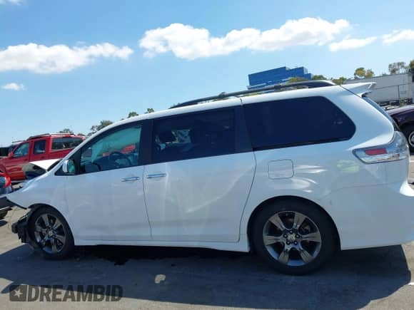 2016 Toyota Sienna SE with VIN 5TDXK3DC1GS735334, listed as a IAAI auction lot 43200072 with 115,548 mi miles and . Bid and sale history available at DreamBid. Image 14.