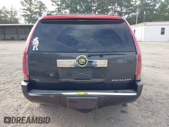 2010 Cadillac Escalade Luxury with VIN 1GYUKBEF4AR152794, listed as a IAAI auction lot 43278223 with 201,060 mi miles and . Bid and sale history available at DreamBid. Image 17.