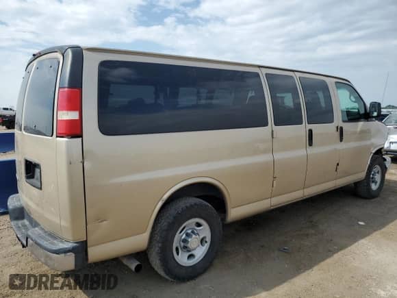 2009 Chevrolet Express Passenger с VIN 1GAHG39K691162400, выставлен на аукционе Copart как лот 69941455 с пробегом 93 557 миль миль и Списание • Salvage title. История ставок и продаж доступна на DreamBid. Изображение 3.