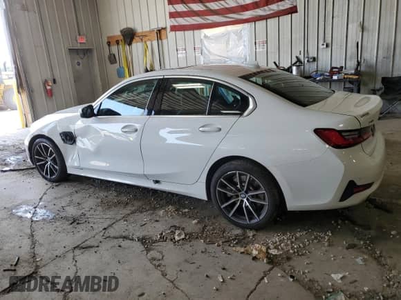 2021 BMW 3 Series 330e xDrive с VIN 3MW5P9J07M8C06218, выставлен на аукционе Copart как лот 67291245 с пробегом Не указан миль и На запчасти • Non repairable. История ставок и продаж доступна на DreamBid. Изображение 2.