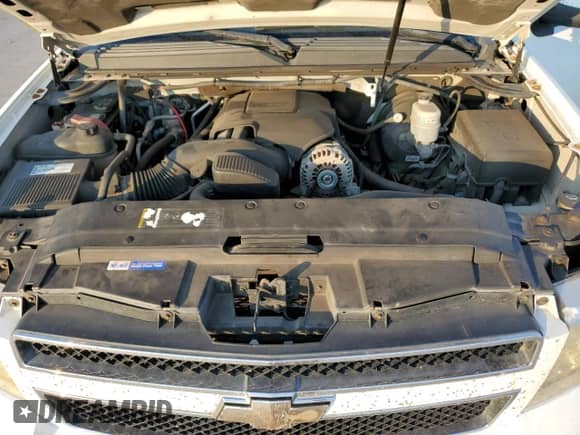 2009 Chevrolet Suburban 1LT z VIN 1GNFC26J09R147755, wystawiony jako Copart lot #72418304 z przebiegiem 239 660 mil mil oraz Szkoda całkowita • Salvage title. Historia ofert i sprzedaży dostępna na DreamBid. Obrazek 13.