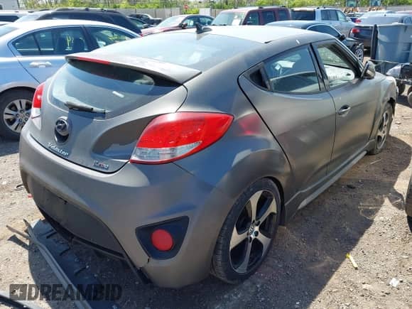 2013 Hyundai Veloster Turbo с VIN KMHTC6AE9DU117443, выставлен на аукционе IAAI как лот 42075295 с пробегом 189 471 миль миль и . История ставок и продаж доступна на DreamBid. Изображение 4.