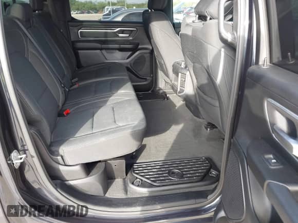 2020 Ram 1500 Big Horn z VIN 1C6RREFT6LN401756, wystawiony jako IAAI lot #42561829 z przebiegiem 59 418 mil mil oraz . Historia ofert i sprzedaży dostępna na DreamBid. Obrazek 8.