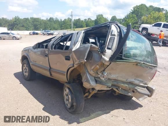 2003 Chevrolet Blazer LS with VIN 1GNDT13X73K101849, listed as a IAAI auction lot 42833790 with 231,538 mi miles and . Bid and sale history available at DreamBid. Image 12.