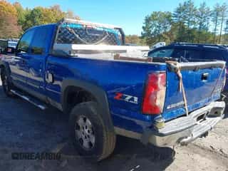 2004 Chevrolet Silverado 1500 Z71 with VIN 2GCEK19T541149582, listed as a IAAI auction lot 43407105 with 338,876 mi miles and . Bid and sale history available at DreamBid. Image 3.
