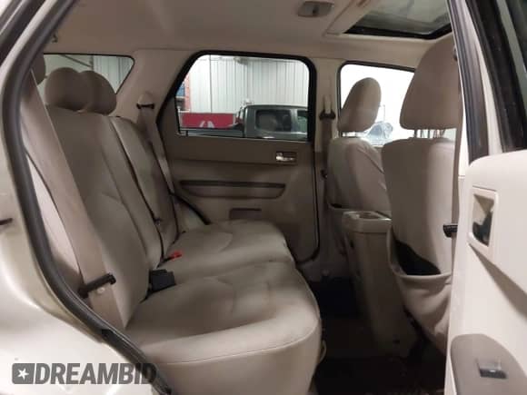 2008 Mercury Mariner with VIN 4M2CU91148KJ42603, listed as a IAAI auction lot 42311239 with 173,554 mi miles and . Bid and sale history available at DreamBid. Image 8.