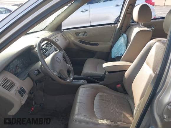 2002 Honda Accord EX z VIN JHMCG66042C025938, wystawiony jako IAAI lot #41569944 z przebiegiem 130 615 mil mil oraz . Historia ofert i sprzedaży dostępna na DreamBid. Obrazek 5.